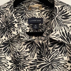 Medium NWOT Lands’ End Black & White Floral Raincoat